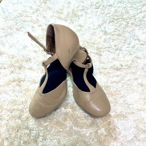 Tan Teresa 2.5in LaDuca size 34.5 or 6